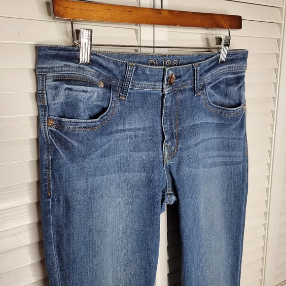 DL1961 Jennifer High Rise Bootcut Jeans in Madison Sz 30 EUC - Picture 3 of 11